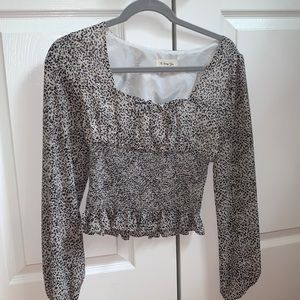 Long sleeve spotted crop top